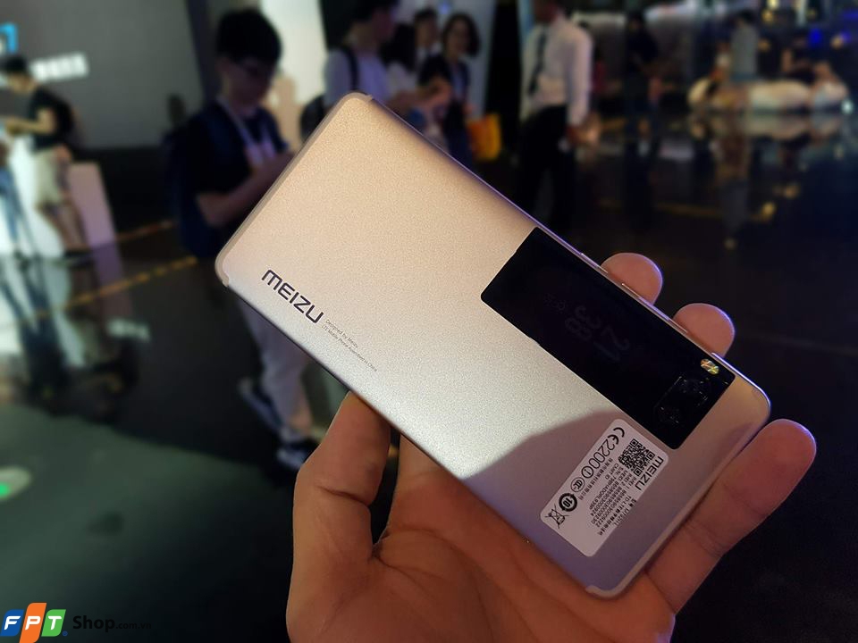 trên tay Meizu Pro 7 FPT Shop
