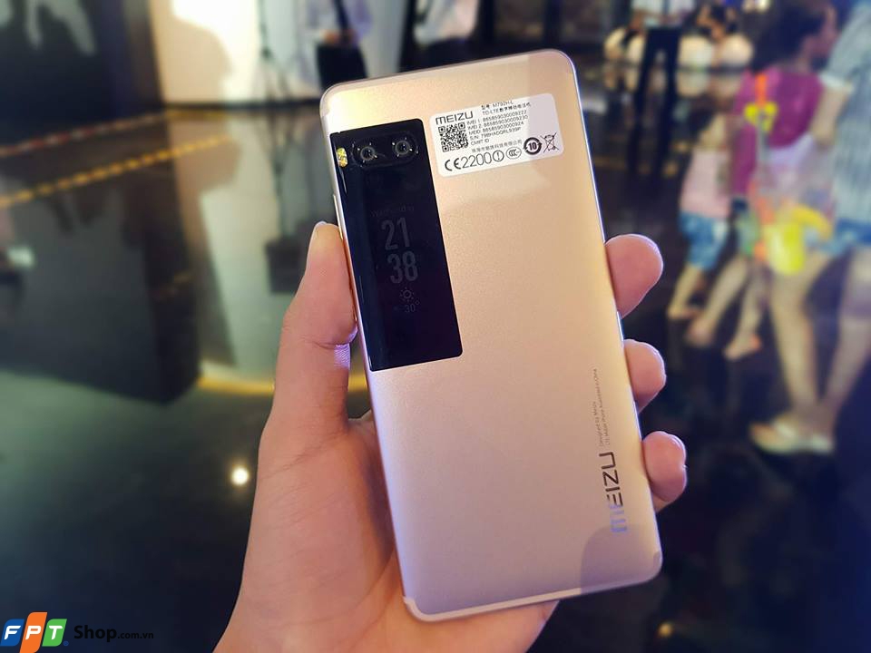 trên tay Meizu Pro 7 FPT Shop
