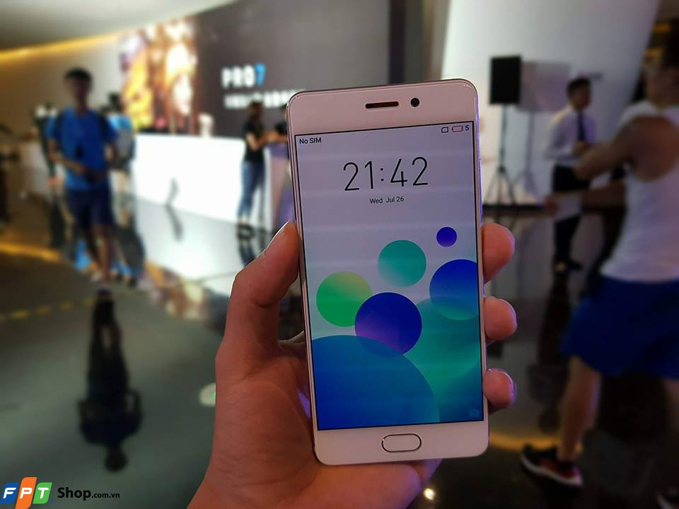 trên tay Meizu Pro 7 FPT Shop