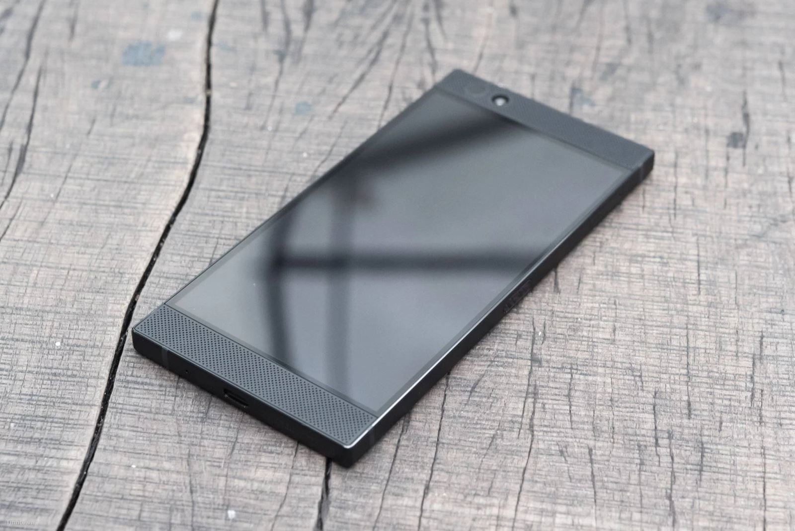 trên tay Razer Phone