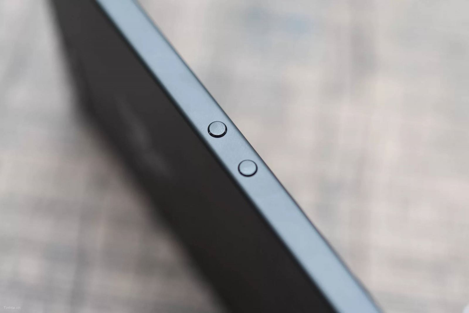 trên tay Razer Phone