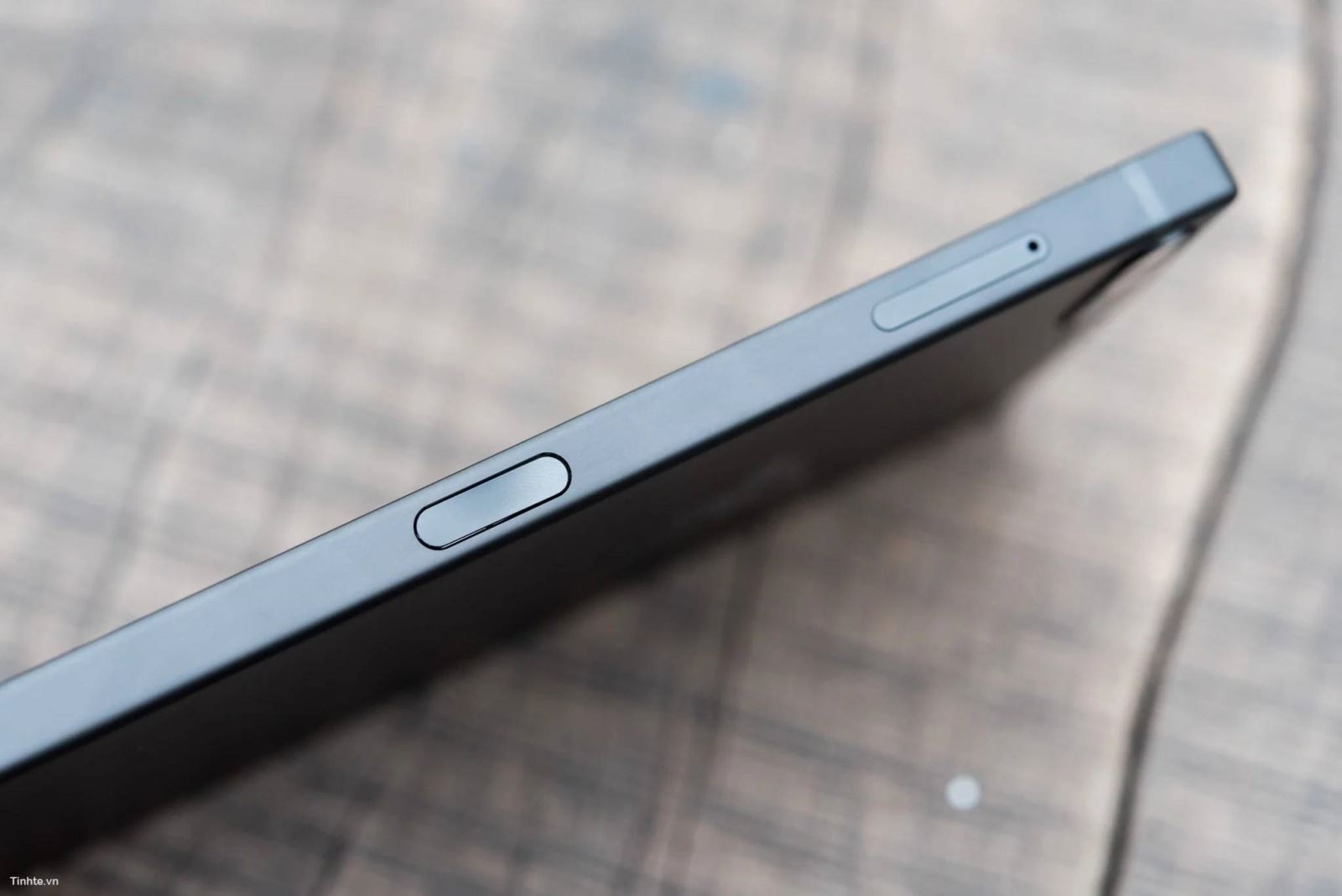 trên tay Razer Phone