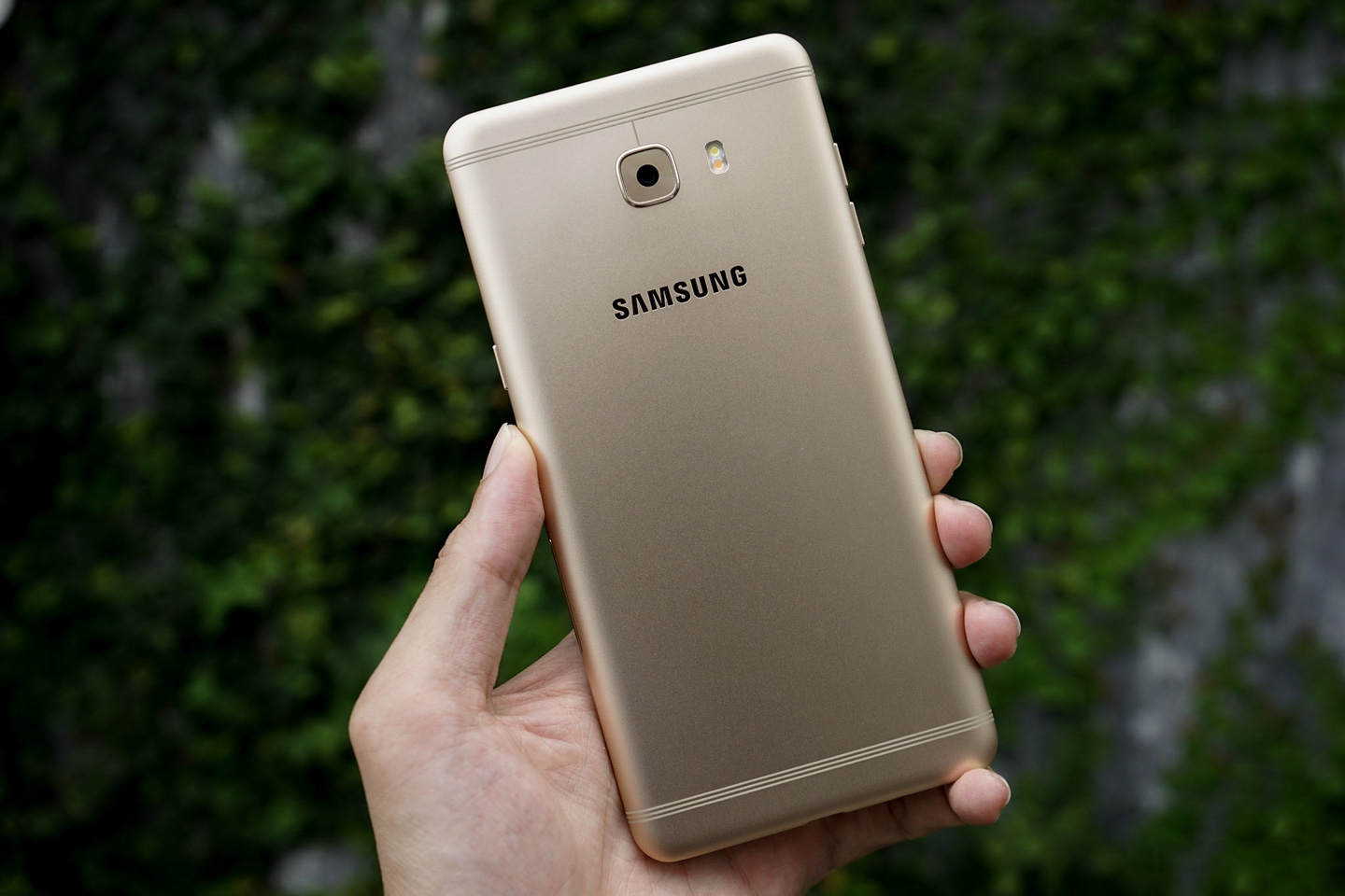 tren tay samsung galaxy c9 pro
