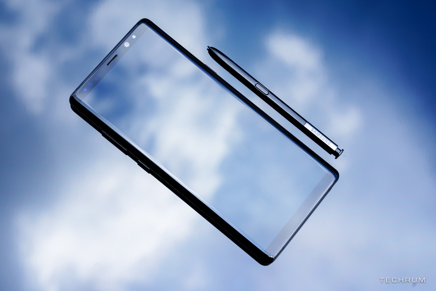 trên tay Samsung Galaxy Note8