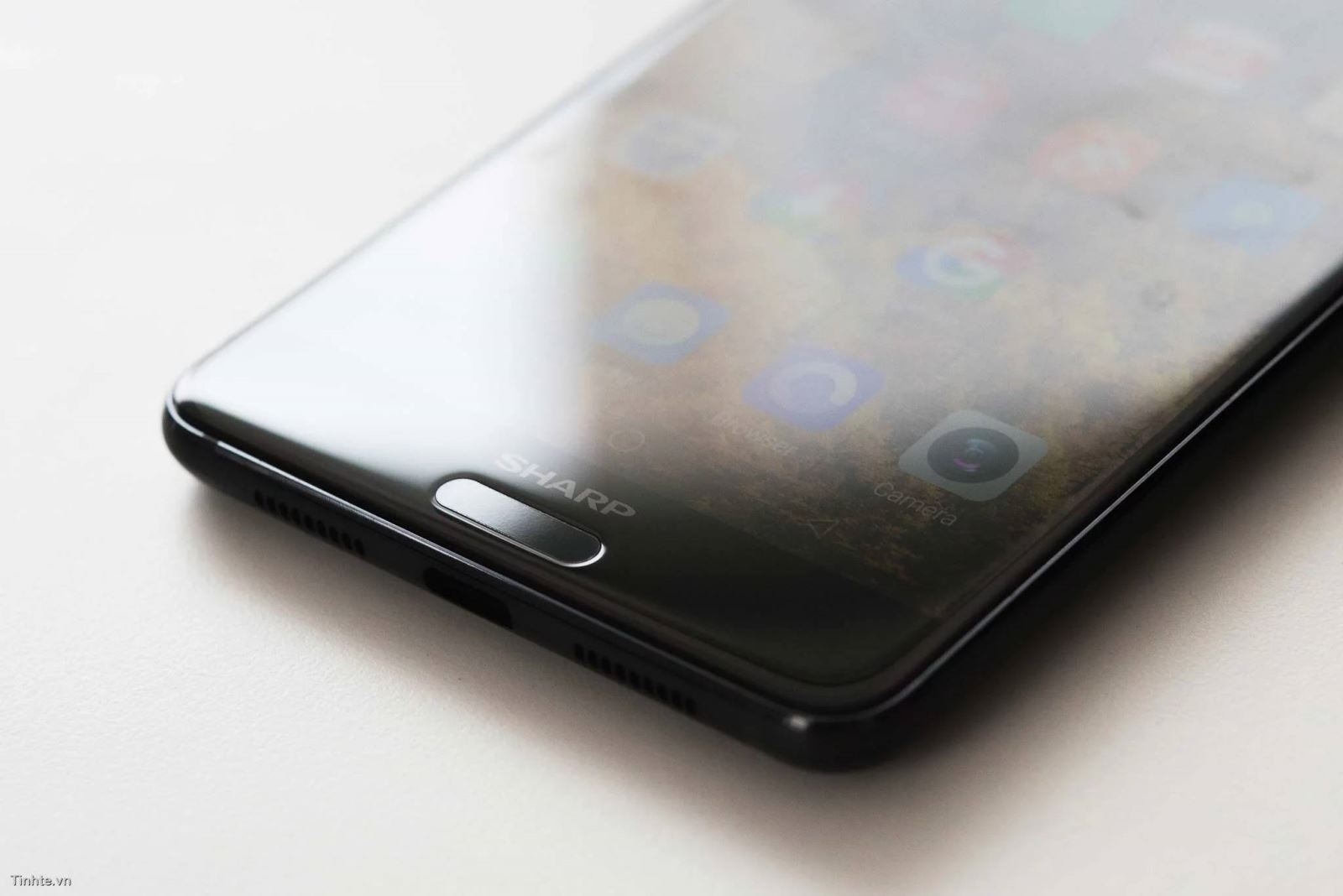 trên tay Sharp Aquos S2