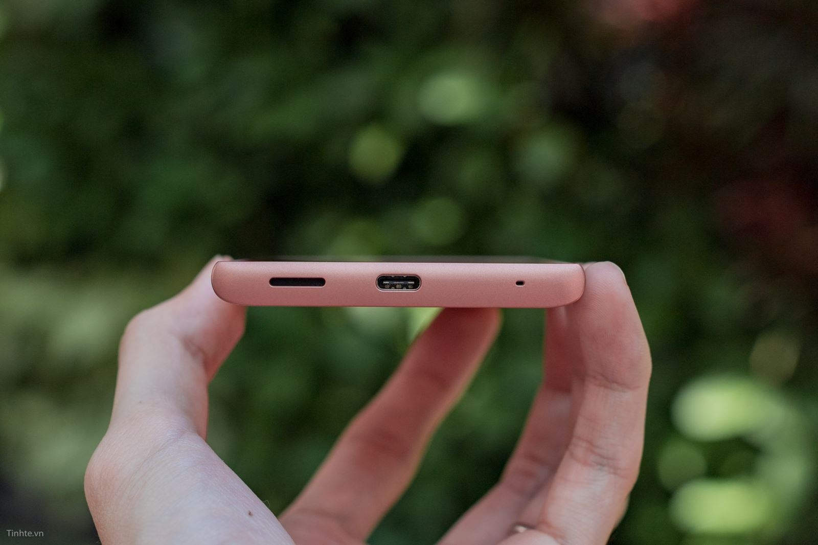 trên tay Sony Xperia L1