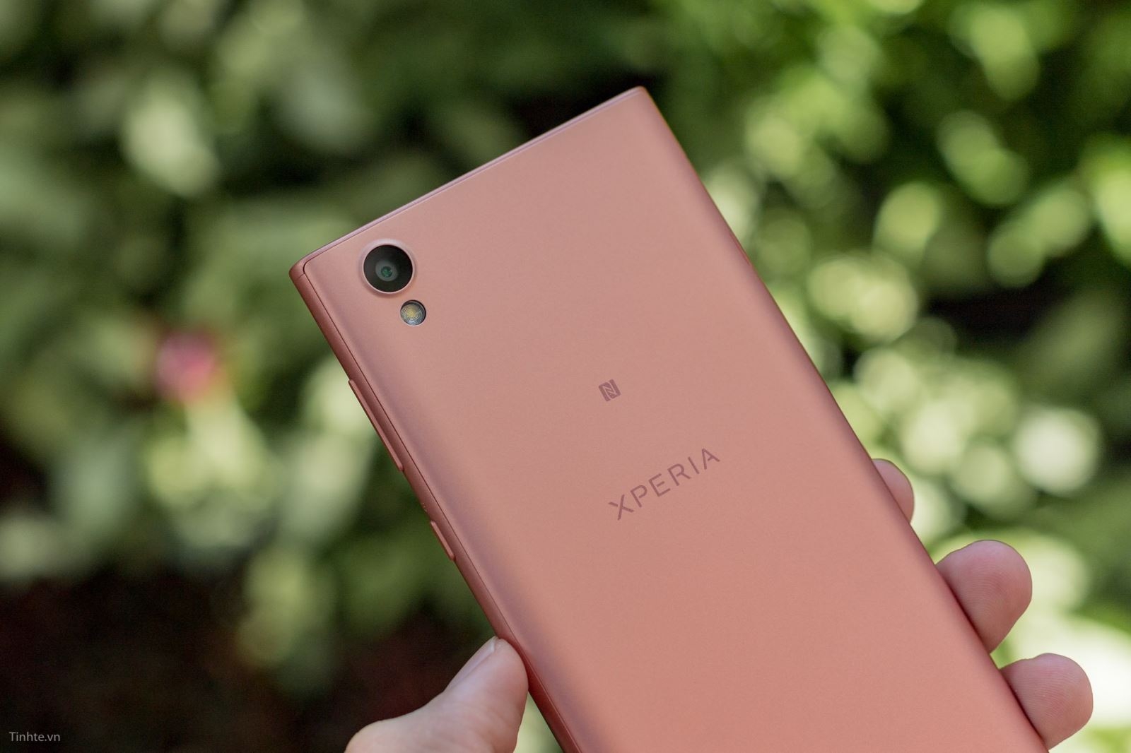trên tay Sony Xperia L1