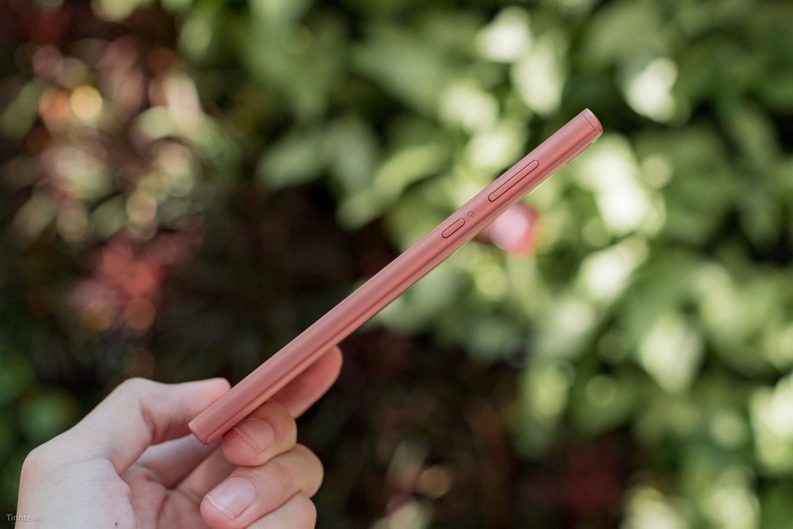 trên tay Sony Xperia L1