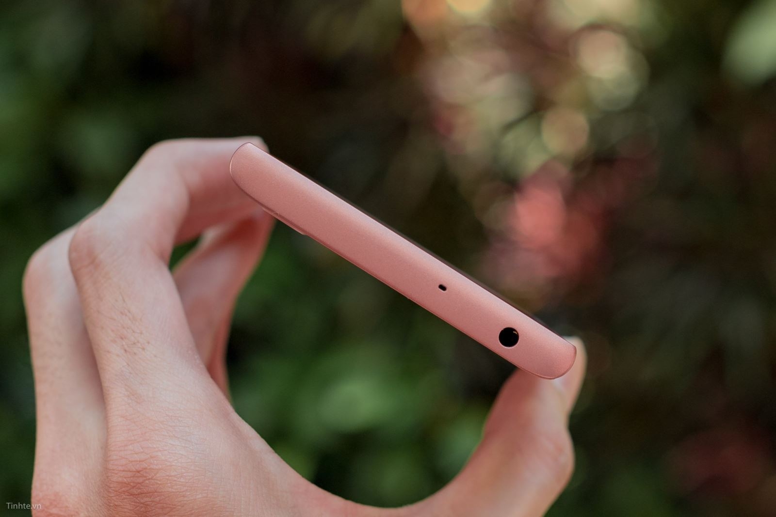 trên tay Sony Xperia L1