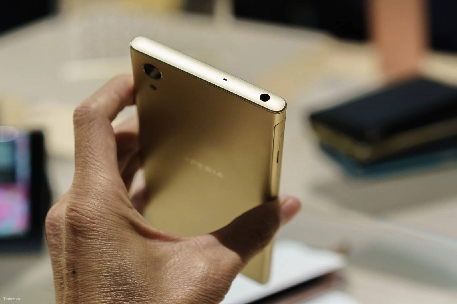 Có nên mua Sony Xperia XA1 Plus
