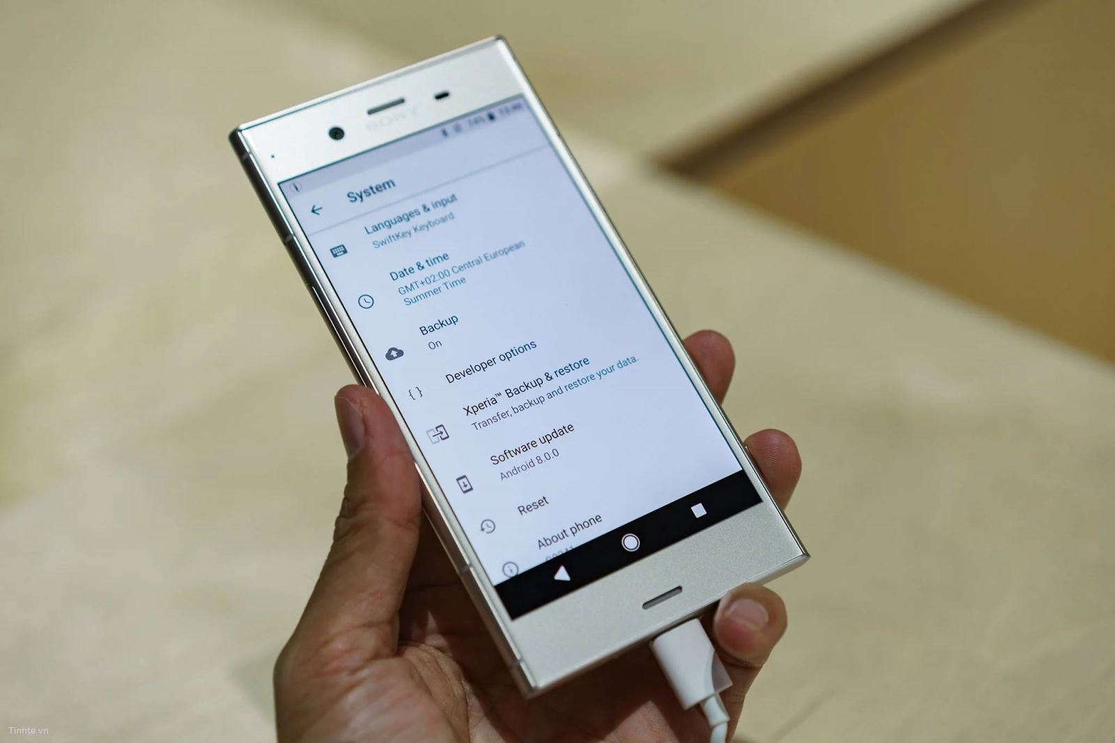 trên tay Sony Xperia XZ1