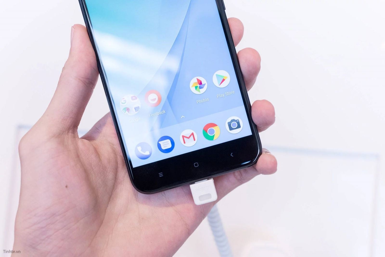 trên tay Xiaomi Mi A1