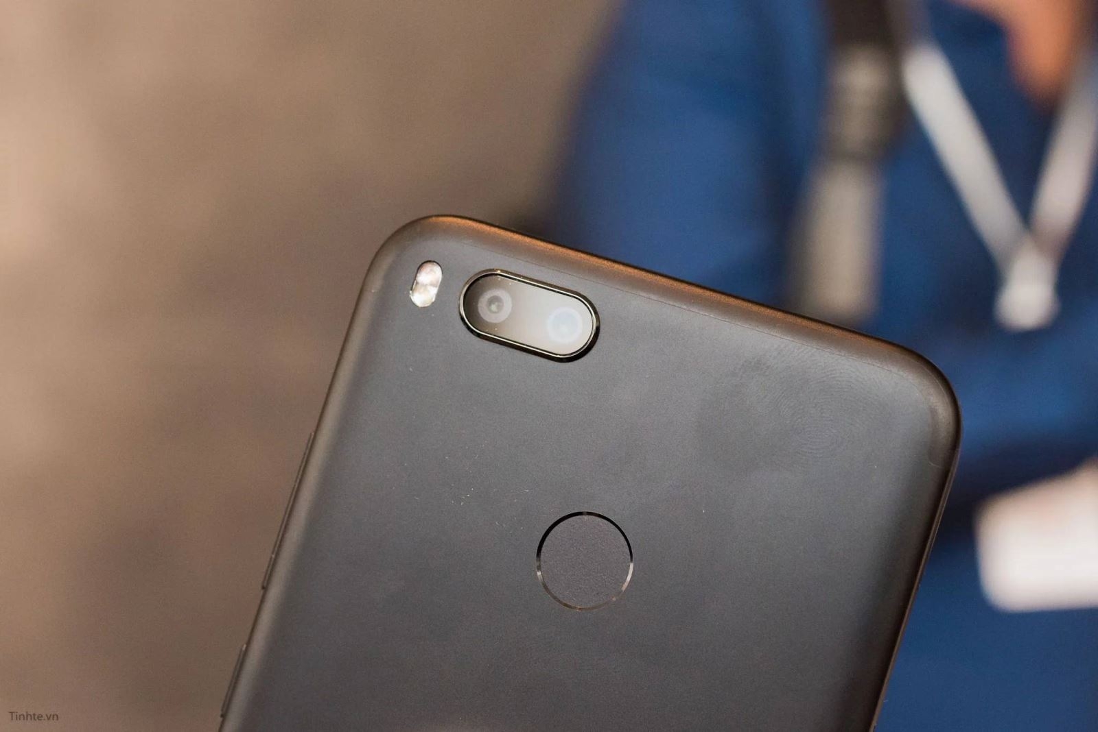 trên tay Xiaomi Mi A1