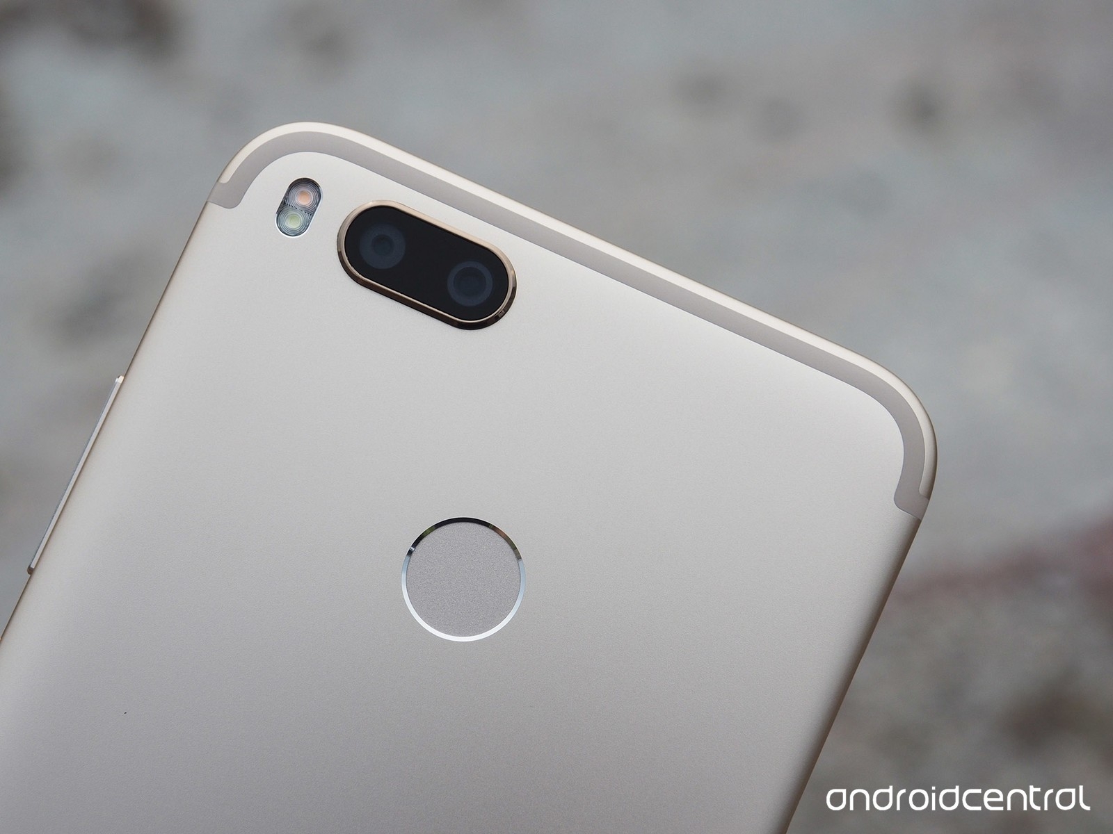 trên tay Xiaomi Mi A1