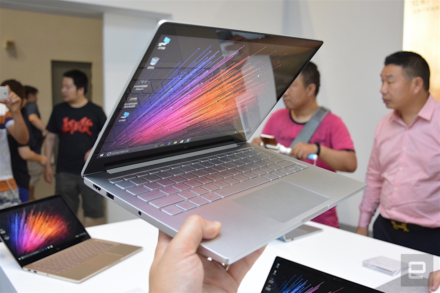 Trên tay Xiaomi Mi Notebook Air