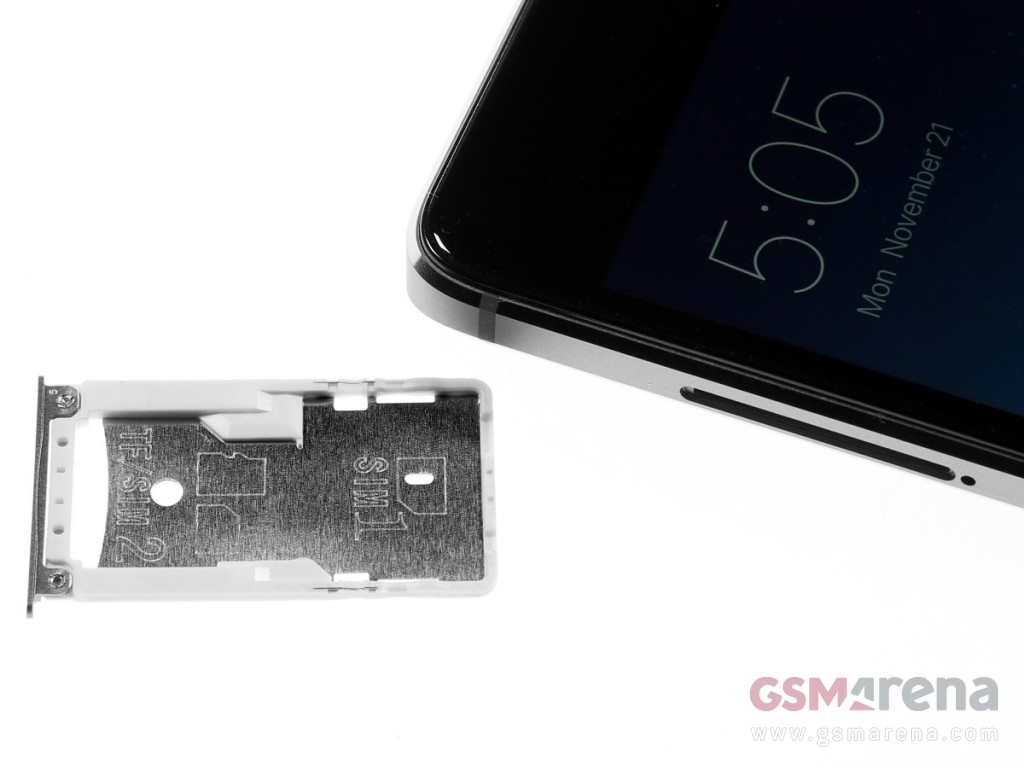 cạnh bên Xiaomi Redmi 4 Prime