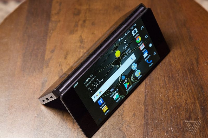 trên tay ZTE Axon M