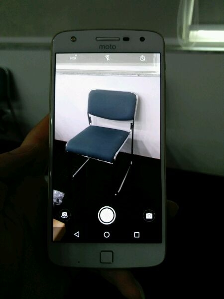 Rò rỉ ngày phát hành của Moto Z Play 3