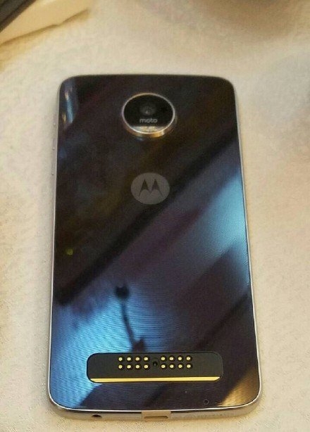 Rò rỉ ngày phát hành của Moto Z Play 4