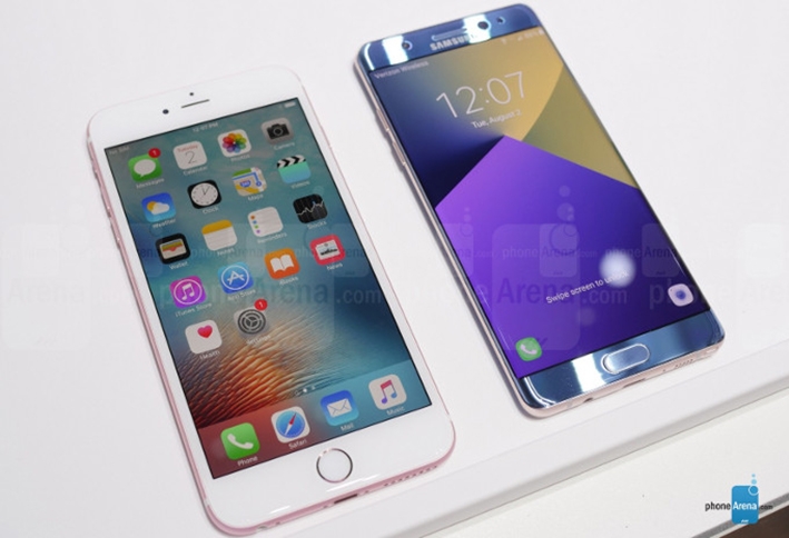 So sánh thiết kế Galaxy Note 7 với iPhone 6s Plus 5