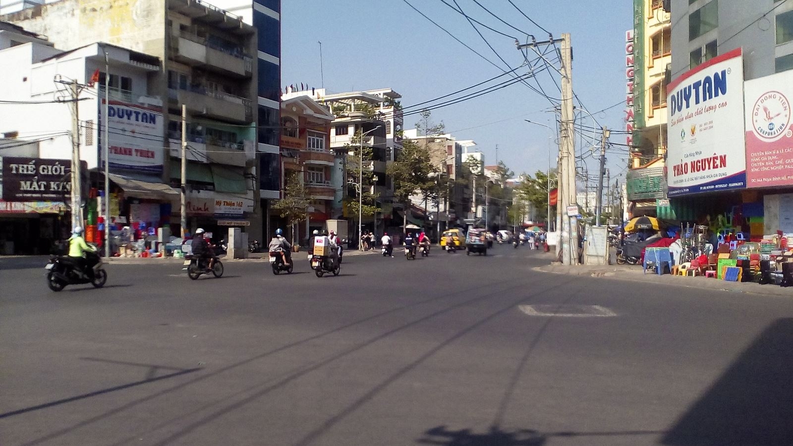 Đánh giá smartphone Philips V377