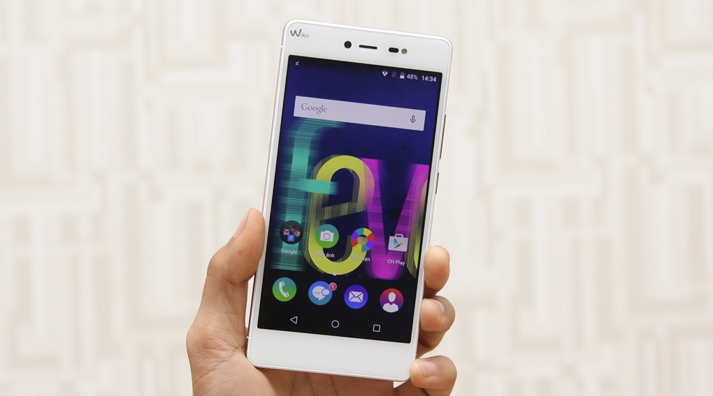 Top smartphone tầm trung với cấu hình mạnh, RAM 3GB