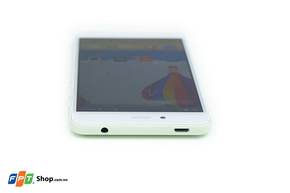 Mở hộp và trên tay Mobiistar LAI Yuna C