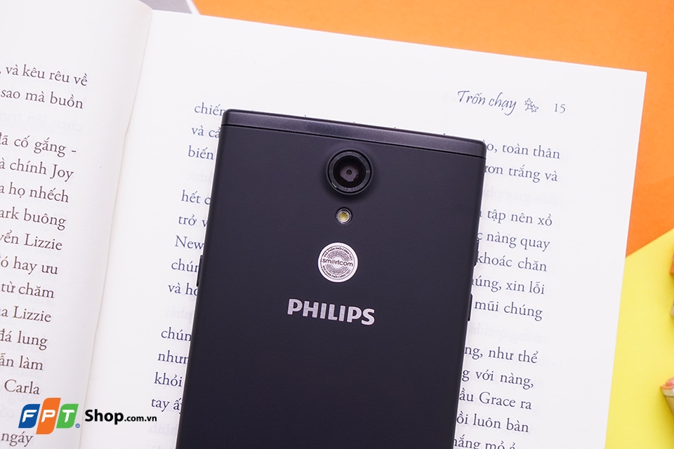 Trên tay smartphone Philips S398 tại FPT Shop Trên tay smartphone Philips S398 tại FPT Shop