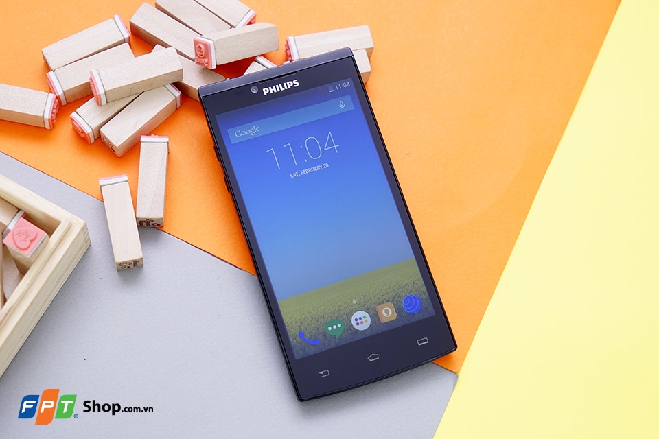 Trên tay smartphone Philips S398 tại FPT Shop Trên tay smartphone Philips S398 tại FPT Shop