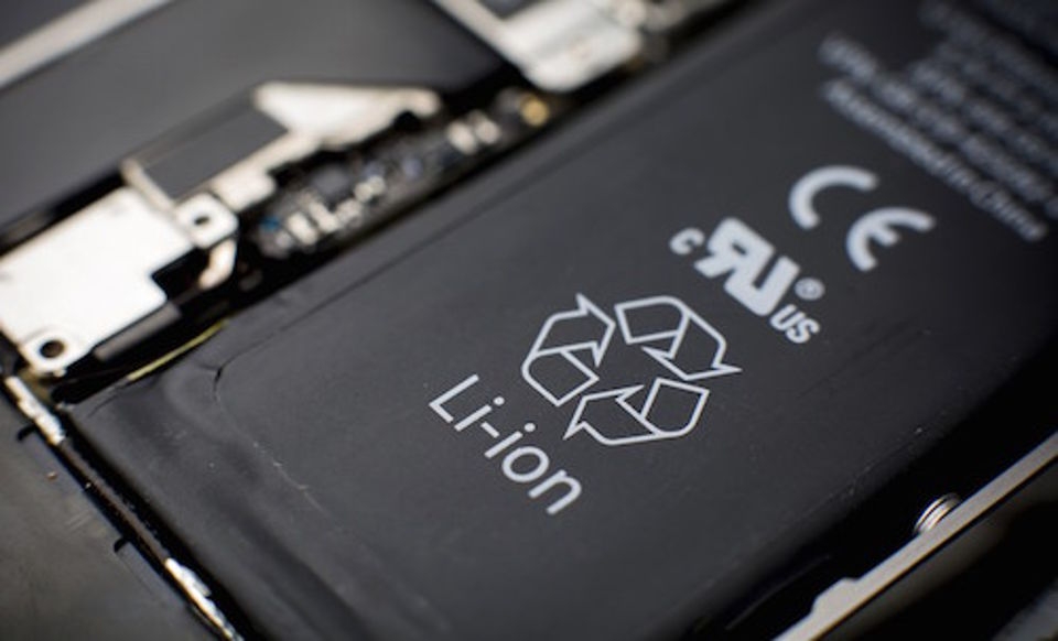 Vì sao thời lượng pin smartphone lại thấp đến vậy?