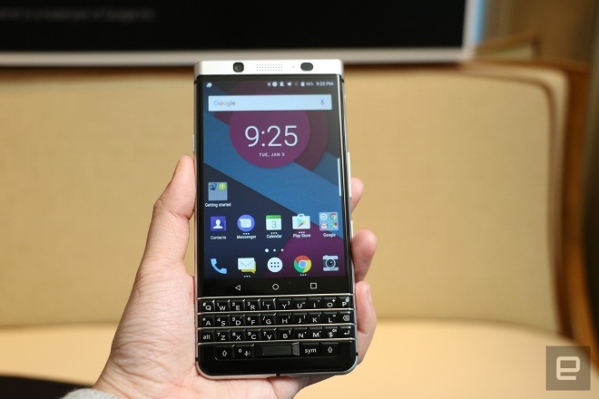 Cận cảnh BlackBerry Mercury do chính TCL thiết kế