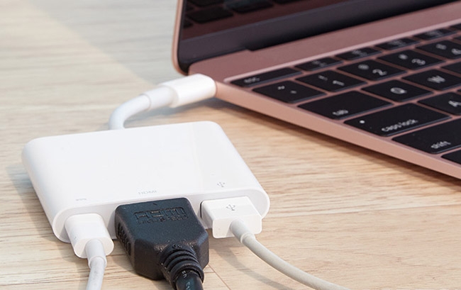 Vẻ bề ngoài có quá được chú trọng trên sản phẩm công nghệ ngày nay ? Vẻ bề ngoài có quá được chú trọng trên sản phẩm công nghệ ngày nay ?