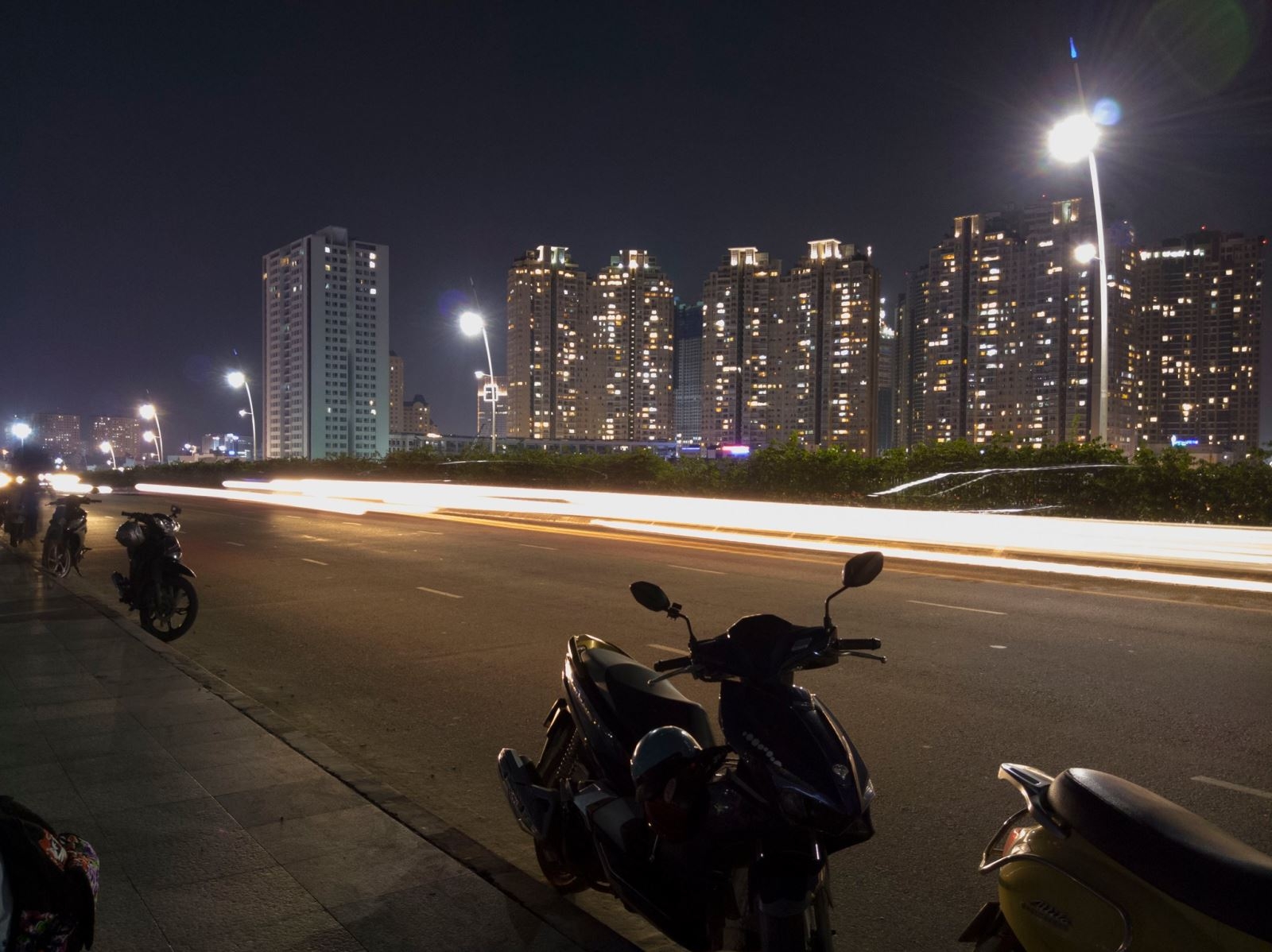 Vòng quanh Sài Gòn trải nghiệm nhanh camera HTC 10 EVO: Cameraphone ấn tượng nhất trong phân khúc 6 triệu đồng Vòng quanh Sài Gòn trải nghiệm nhanh camera HTC 10 EVO: Cameraphone ấn tượng nhất trong phân khúc 6 triệu đồng