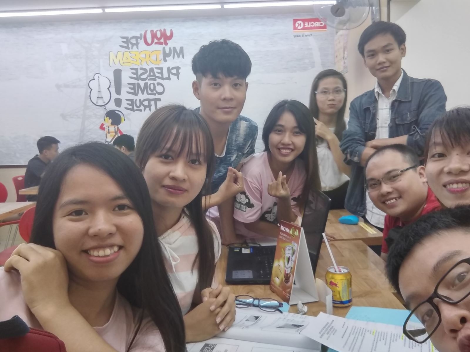 Vòng quanh Sài Gòn trải nghiệm nhanh camera HTC 10 EVO: Cameraphone ấn tượng nhất trong phân khúc 6 triệu đồng Vòng quanh Sài Gòn trải nghiệm nhanh camera HTC 10 EVO: Cameraphone ấn tượng nhất trong phân khúc 6 triệu đồng