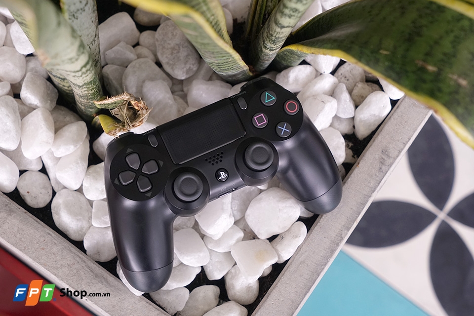 Đánh giá PS4 Slim: chiếc console đẹp và mạnh mẽ nhất của thế giới.