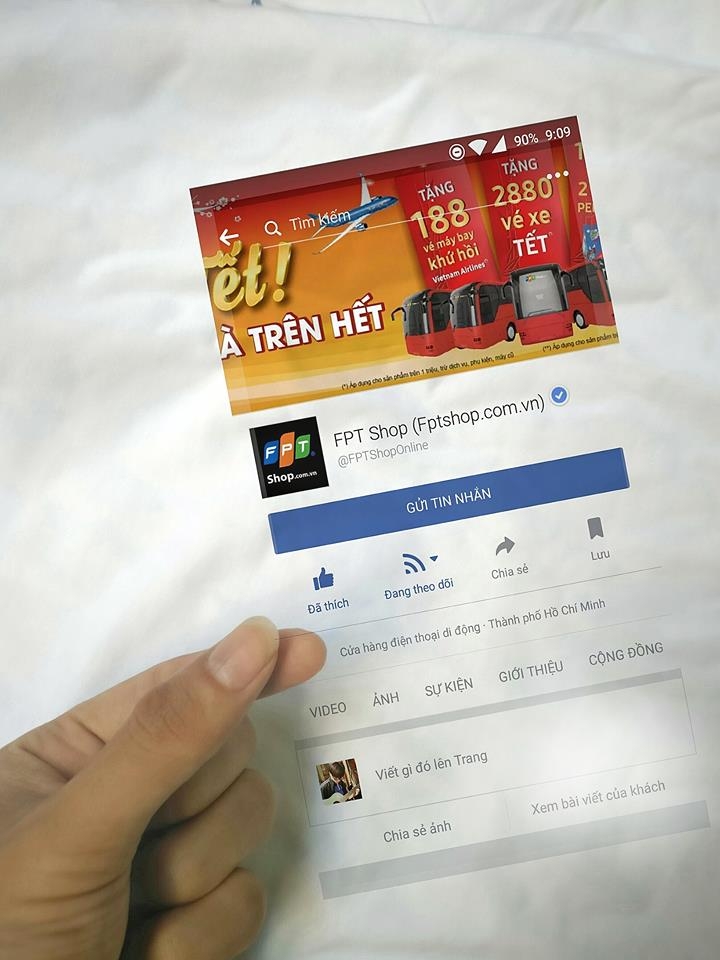 Hướng dẫn tạo ảnh “Trên tay trang Facebook của bạn” cực kì đơn giản