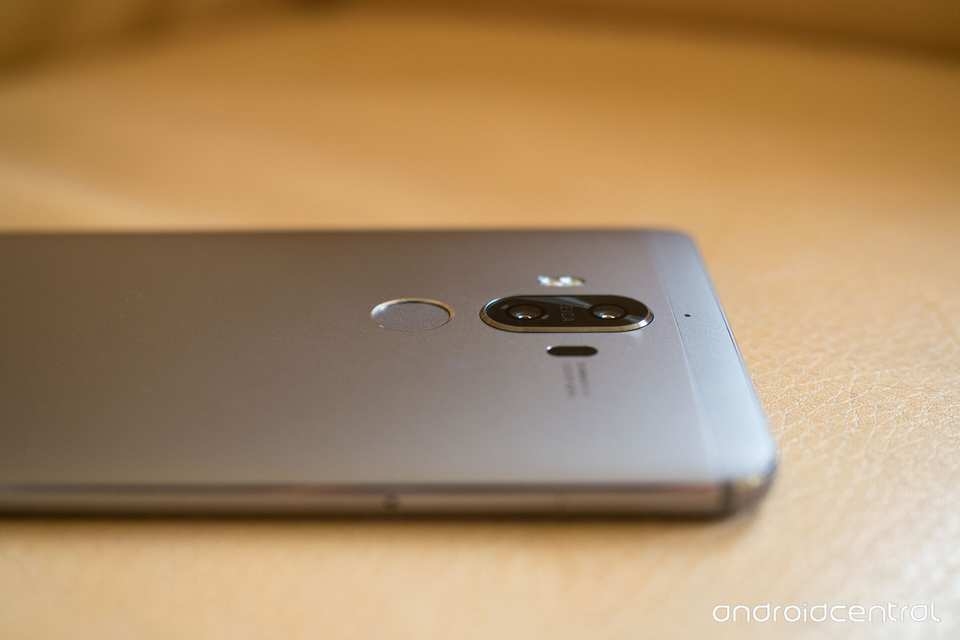 Huawei Mate 9 chính thức ra mắt sau khi được giới thiệu tại CES 2017 Huawei Mate 9 chính thức ra mắt sau khi được giới thiệu tại CES 2017