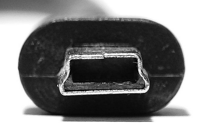 Tìm hiểu về các loại cổng kết nối và adapter chuyển đổi trên máy tính