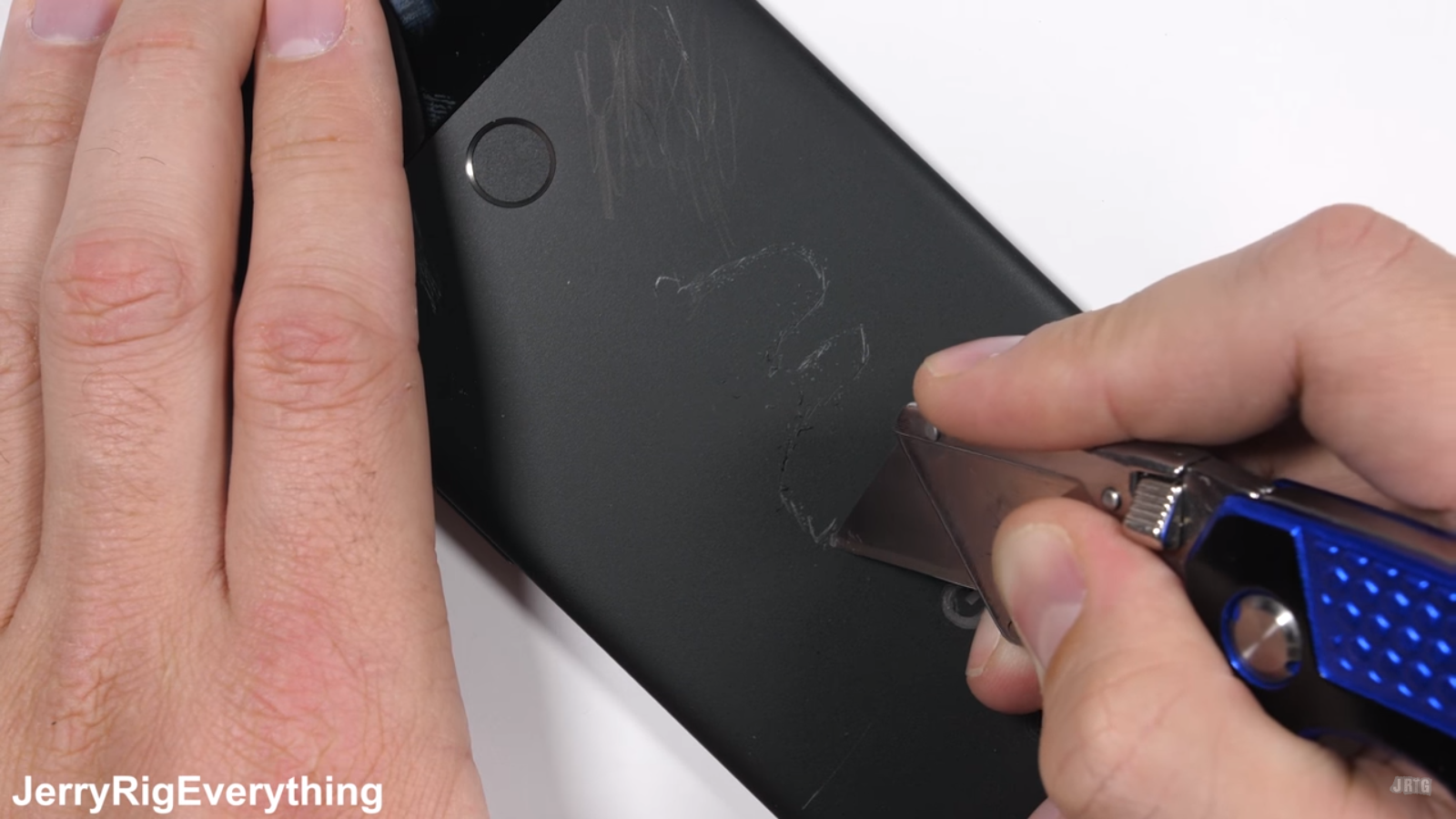 Mặt lưng của Google Pixel 2 XL