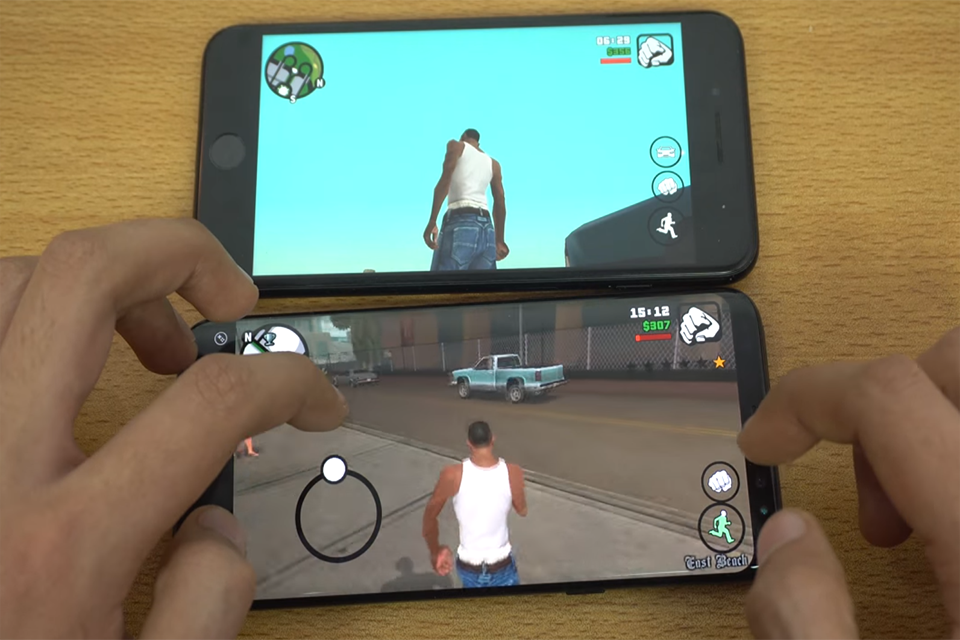 Chơi game trên Galaxy S8 Plus và iPhone 7 Plus