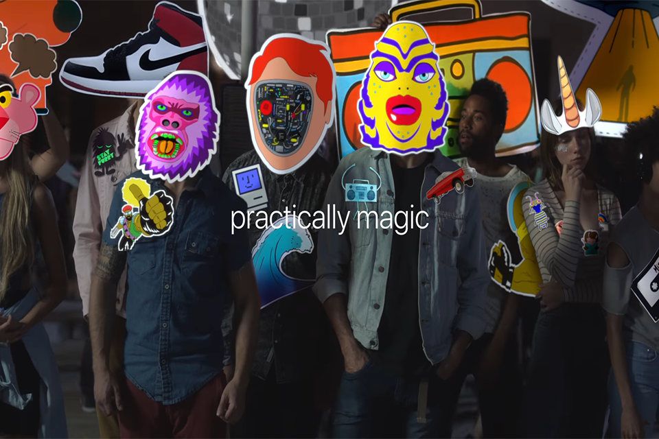 Apple tung video quảng cáo iPhone 7 vui nhộn  Sticker Fight