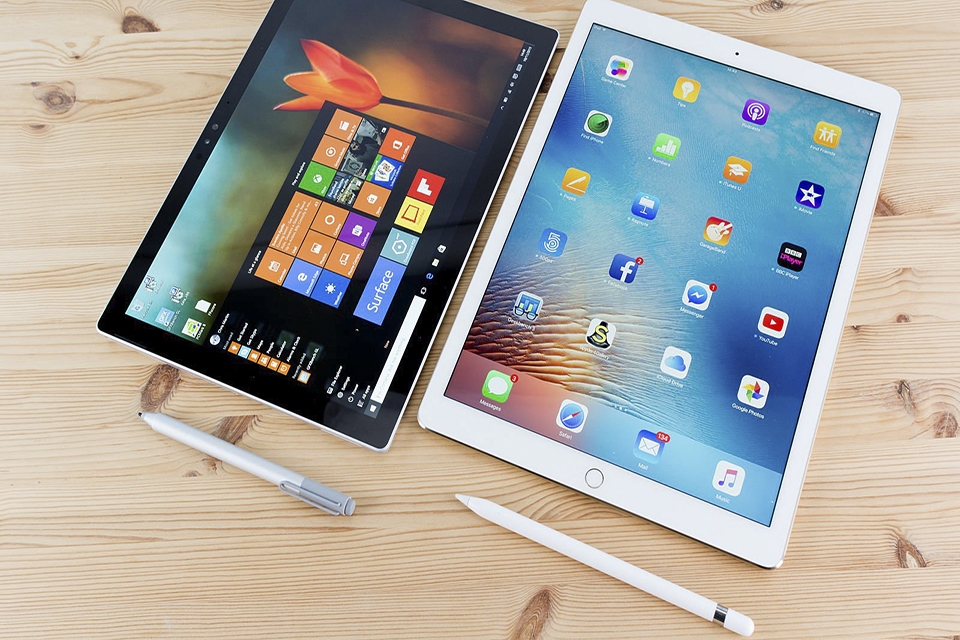 iPad Pro 10.5 inch và Surface Pro, đâu là người đồng hành cùng bạn?