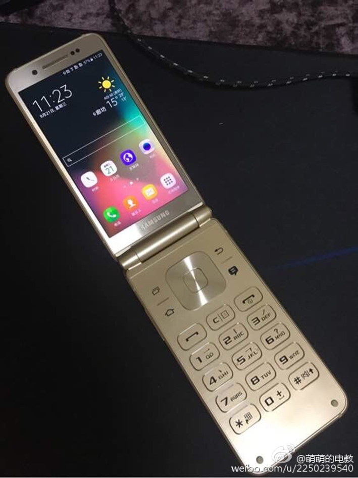 Thêm hình ảnh của smartphone nắp gập cao cấp từ Samsung 4