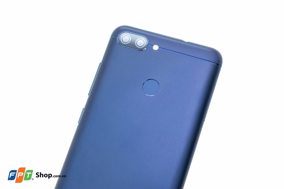 Mở hộp Asus Zenfone Max Plus: Màn hình 18:9, camera kép, pin khủng giá chỉ 5.5 triệu