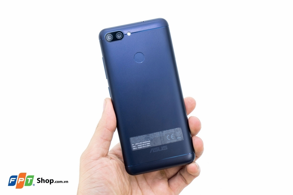 Mở hộp Asus Zenfone Max Plus: Màn hình 18:9, camera kép, pin khủng giá chỉ 5.5 triệu