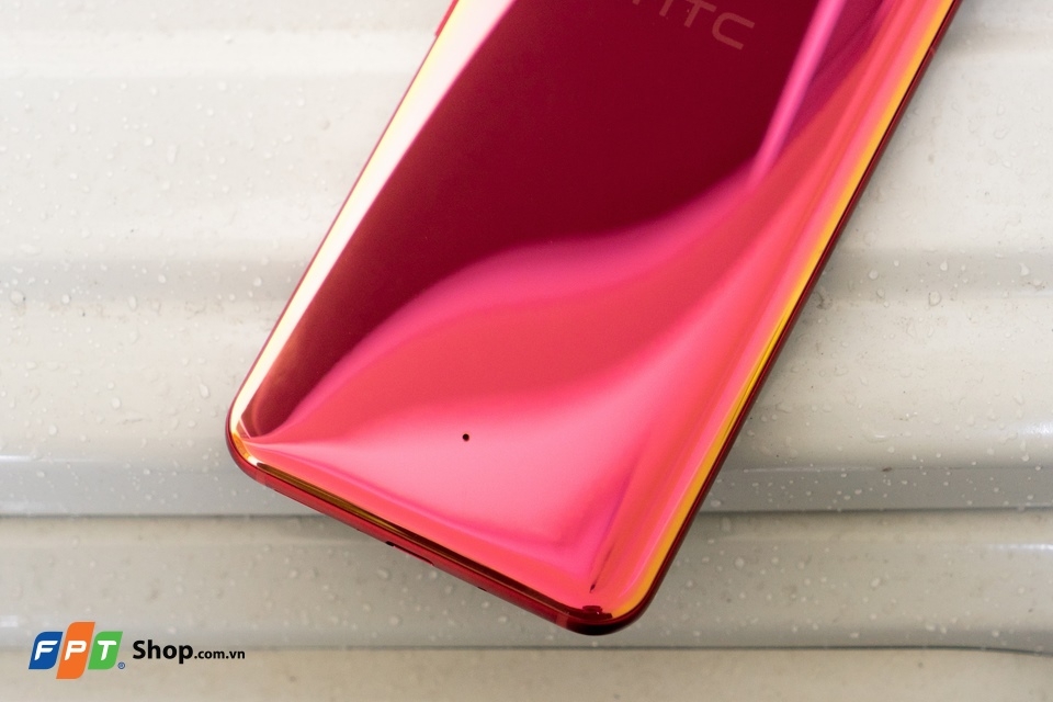 Trên tay HTC U11 Solar Red - HTC U11 hồng ngọc