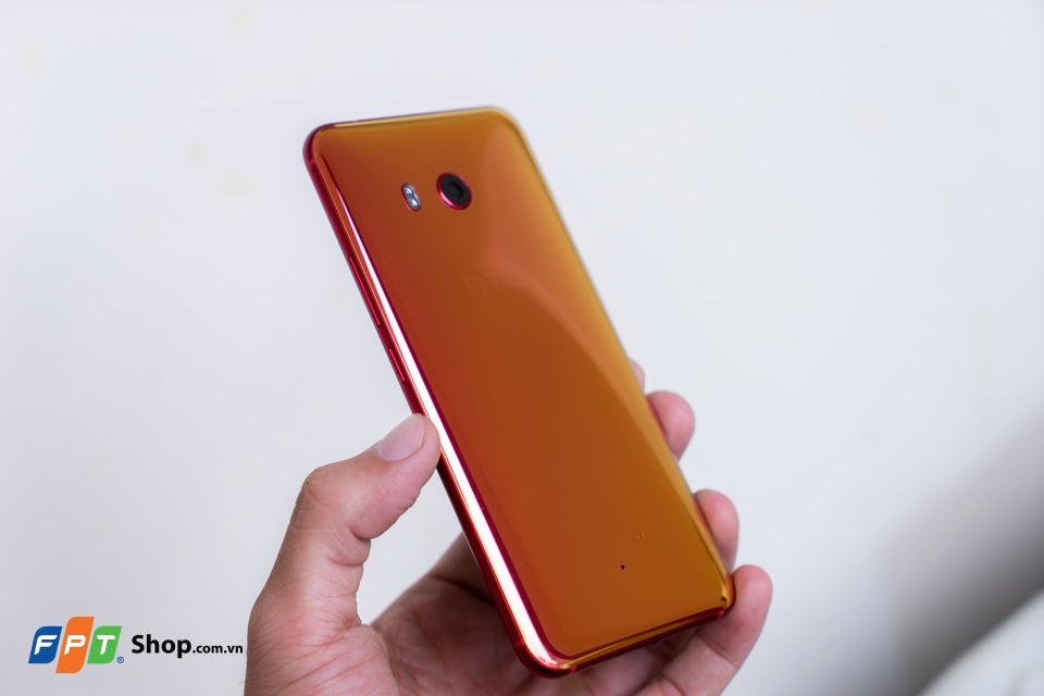 Trên tay HTC U11 Solar Red - HTC U11 hồng ngọc