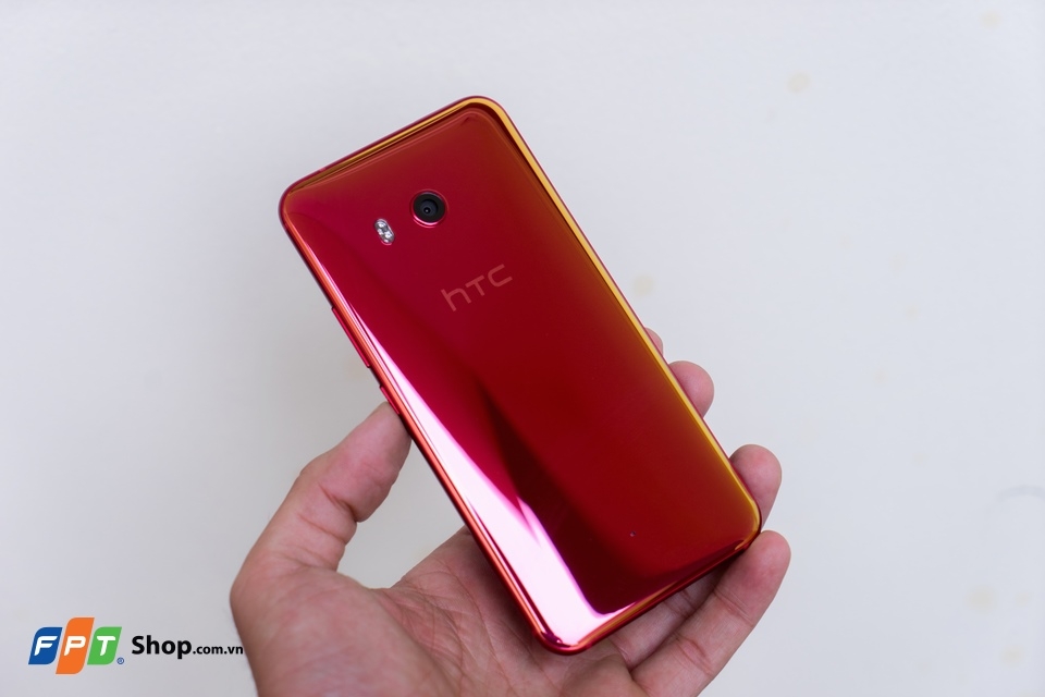 Trên tay HTC U11 Solar Red - HTC U11 hồng ngọc