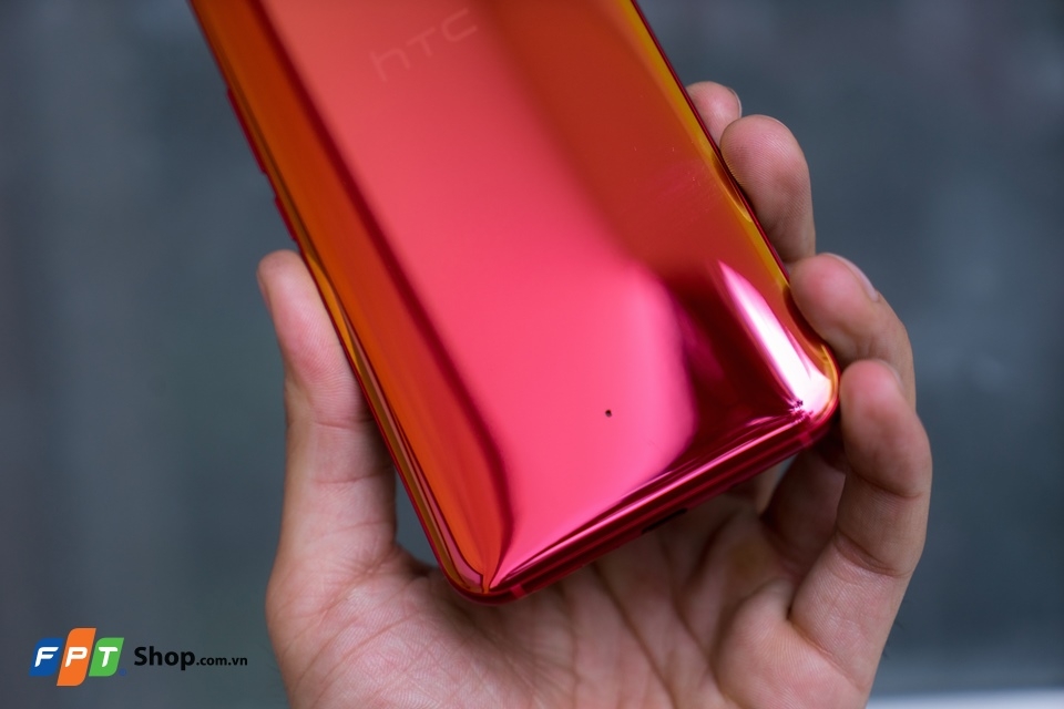 Trên tay HTC U11 Solar Red - HTC U11 hồng ngọc