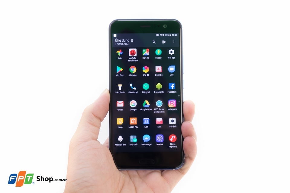 Trên tay HTC U11 ngay tại FPTShop